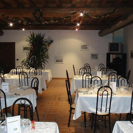 Agriturismo La Rasdora Porto Mantovano Eksteriør billede