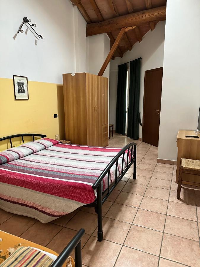 Agriturismo La Rasdora Porto Mantovano Eksteriør billede
