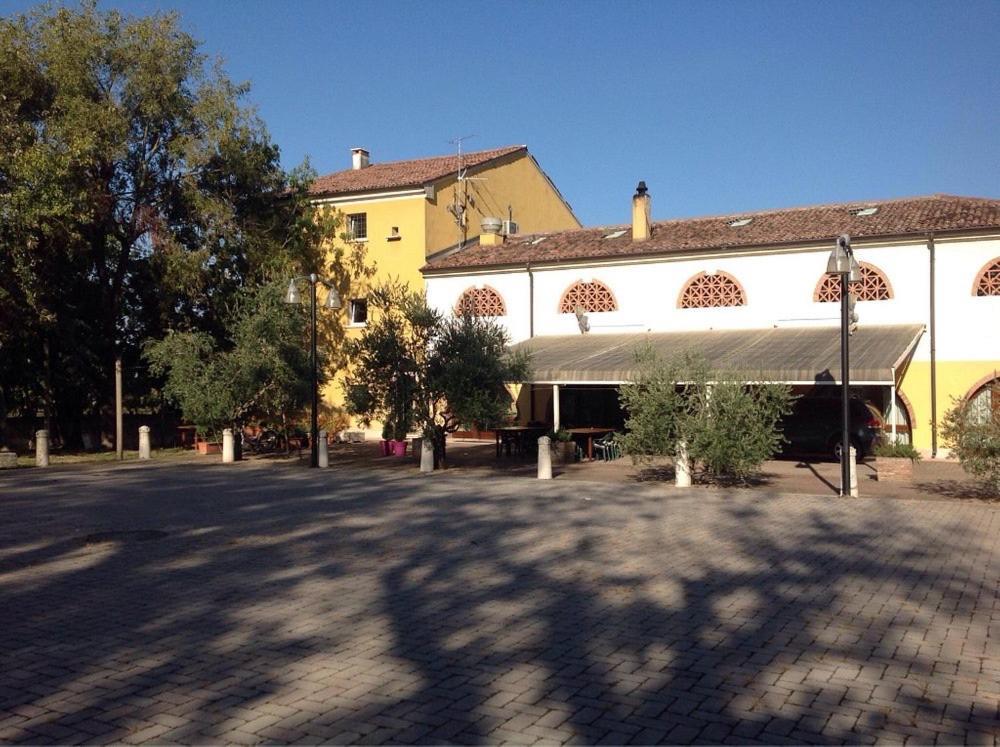 Agriturismo La Rasdora Porto Mantovano Eksteriør billede