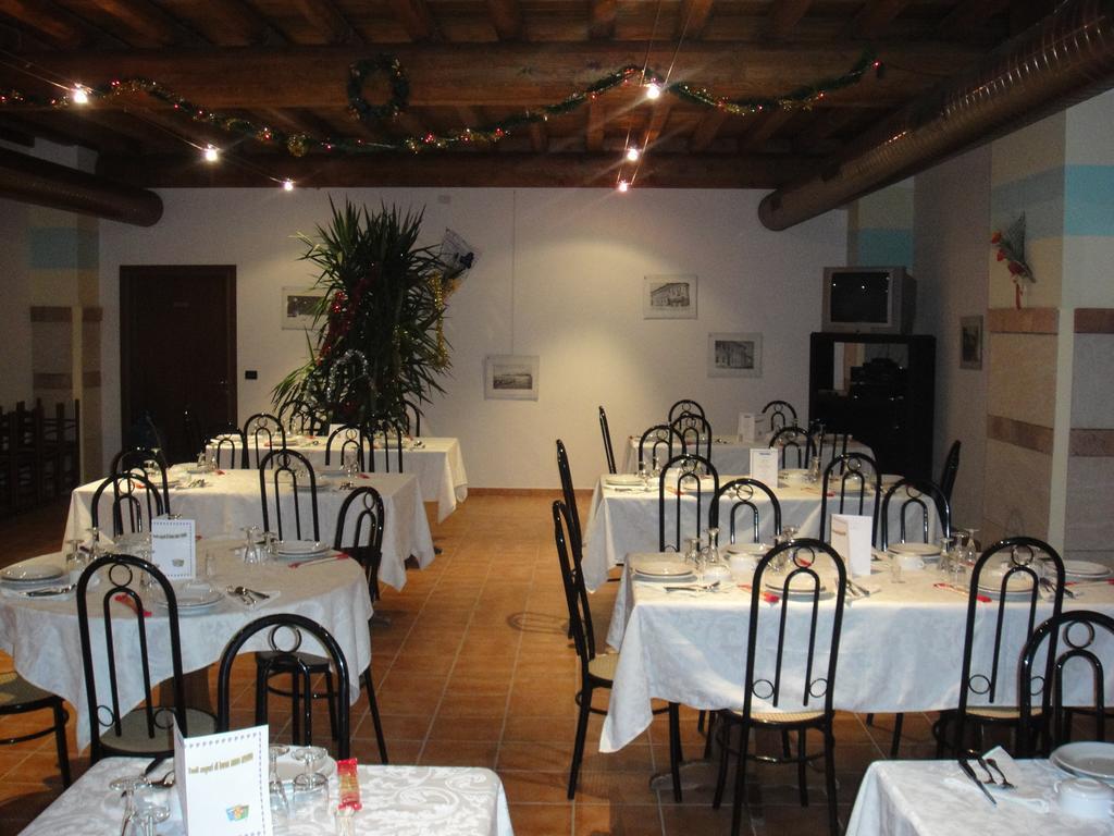 Agriturismo La Rasdora Porto Mantovano Eksteriør billede